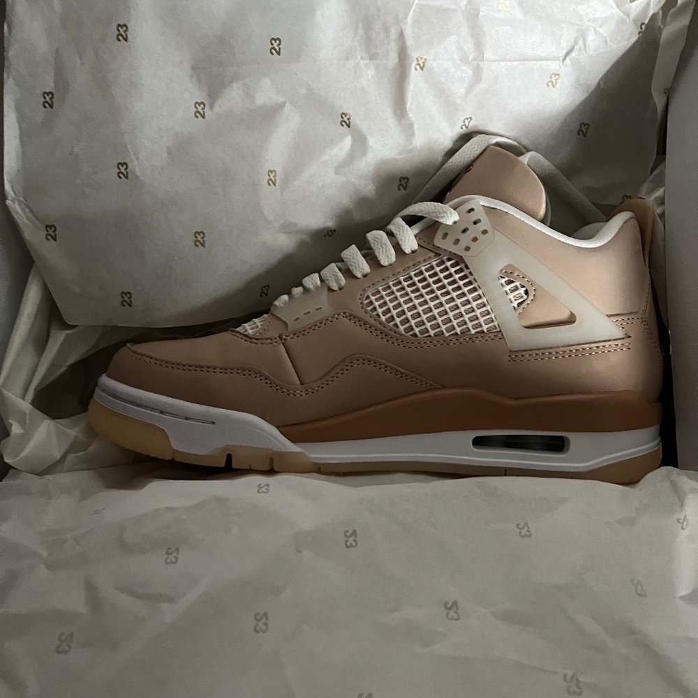 AIR JORDAN 4